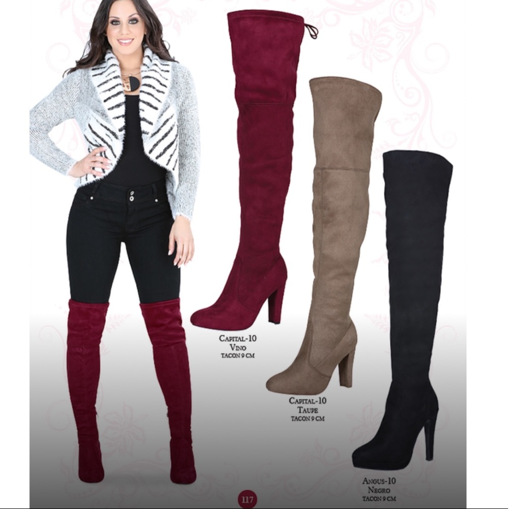 Long knee high heel boots 👢